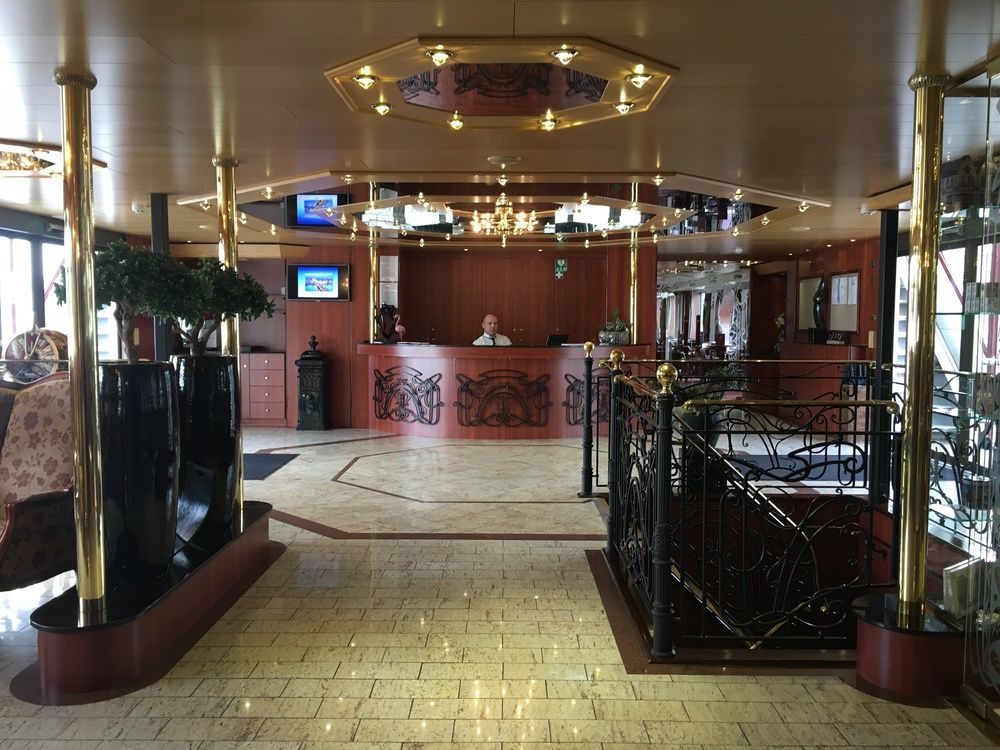 Hotel Knm Ms Switzerland I - Düsseldorf Esterno foto
