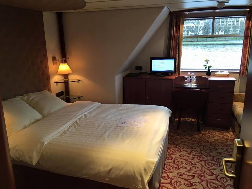 Hotel Knm Ms Switzerland I - Düsseldorf Esterno foto